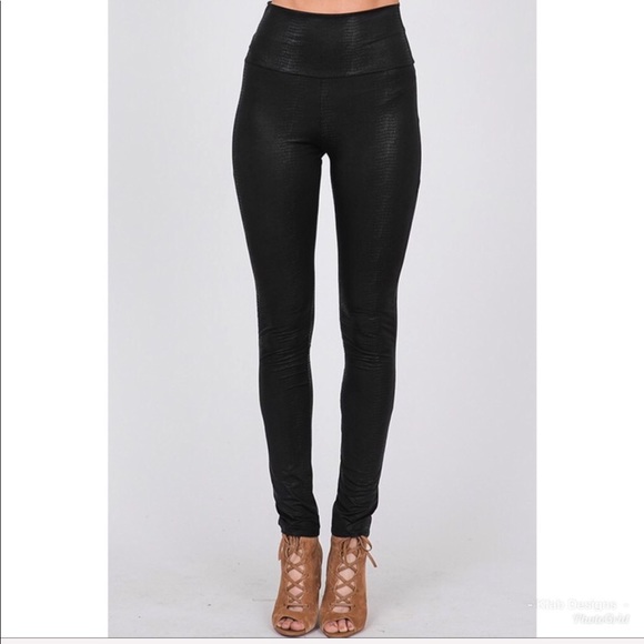 ❤️LAST 2!  Hi Waist Faux Leather Textured Leggings - Picture 7 of 8